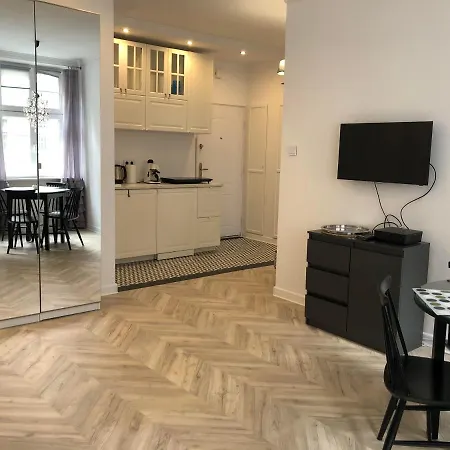 Maya's Flats & Resorts - Petite Mariacka Old Town