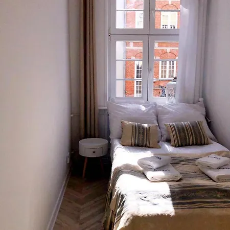 Maya's Flats & Resorts - Petite Mariacka Old Town Апартаменты